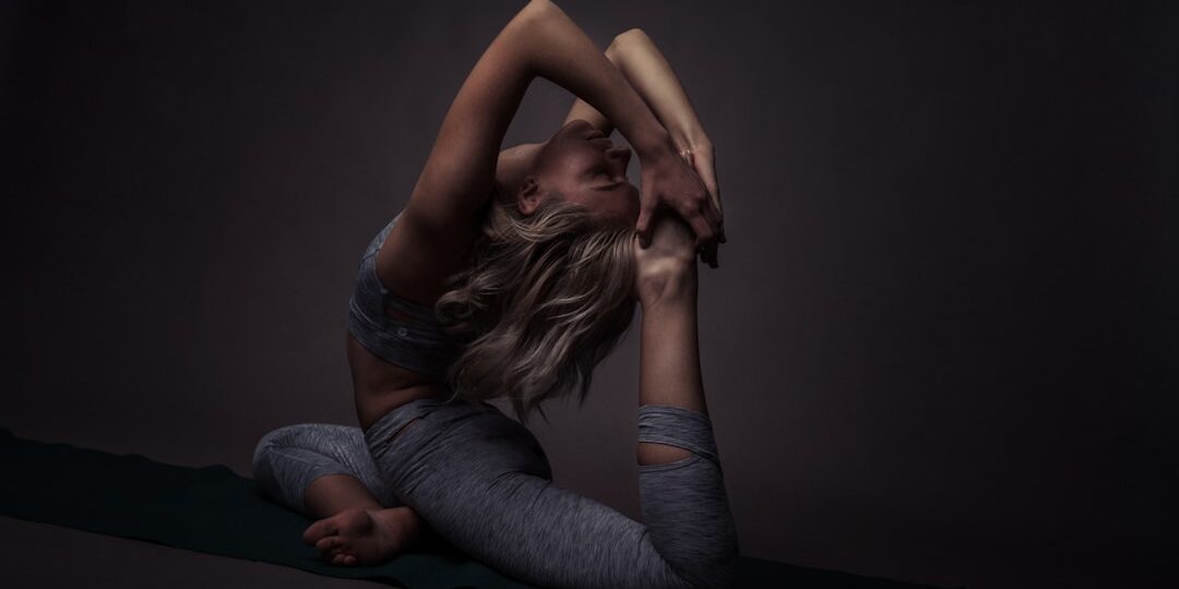 Photo Stretching sweater