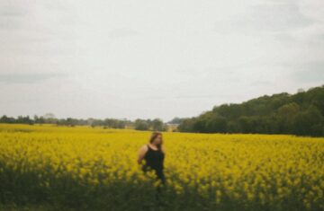 Photo mustard dress